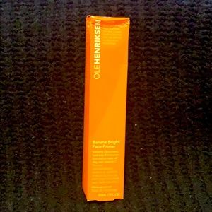 OLEHENRIKSEN
Banana Bright Face Primer